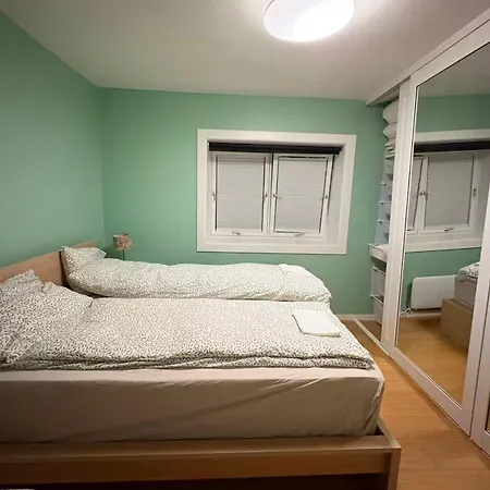 Double Bedroom In A Lovely Flat In Sogn District Of With Bus Stop Nearby Rum i privatbostad *